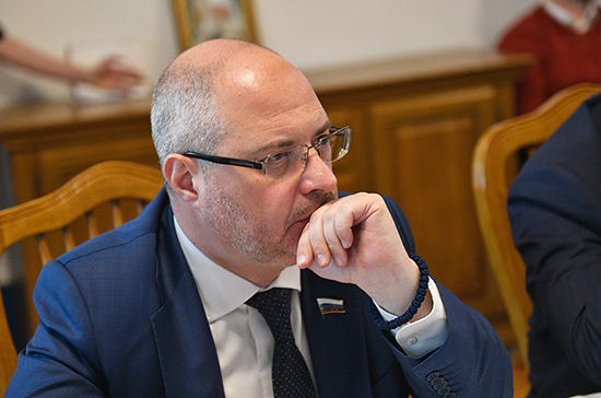 Механизм моратория на банкротство требует доработки до его массового применения, считает Гаврилов. «Совет Федерации»