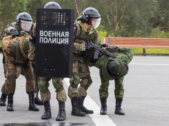 Подразделения военной полиции ЗВО получили комплекты индивидуальной защиты нового поколения для комендатуры Воронежского гарнизона - «Минобороны»