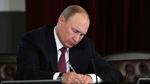 Путин упростил оформление экспорта российских нефтепродуктов в Армению - «Совет Федерации»