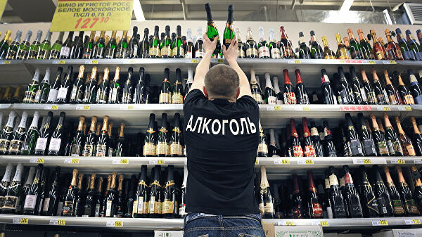 Россиян оставили без алкоголя на майские праздники. «Совет Федерации»