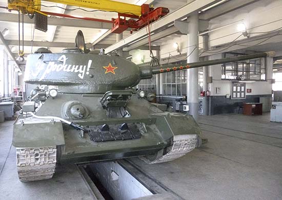 Российские военнослужащие в Приднестровье подготовили танк Т-34 к участию в военном параде в Тирасполе - «Минобороны»