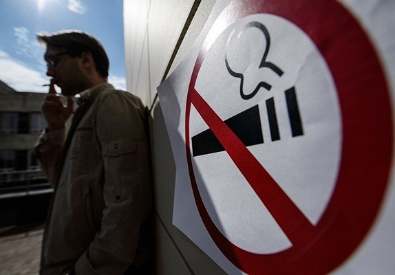 В Госдуме назвали неэффективными предупреждающие о пожарах надписи на пачках сигарет. «Госдума»