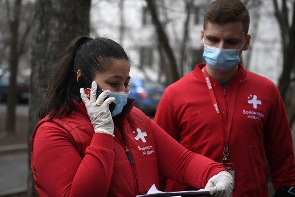 В Москве пожилым людям помогают более 11 тысяч волонтеров и соцработников. «Совет Федерации»