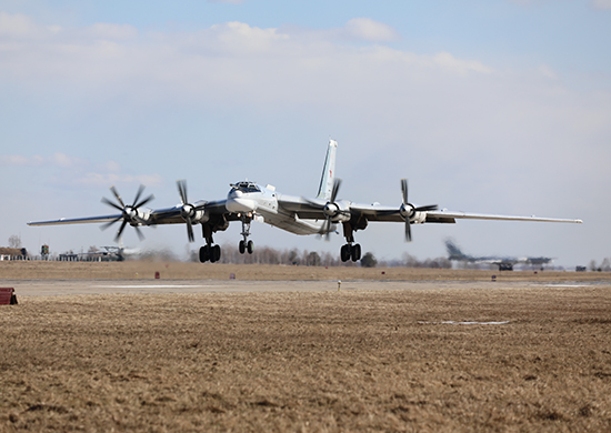 В соединении дальней авиации в Сибири и на Дальнем Востоке состоялись контрольные занятия за зимний учебный период - «Минобороны»