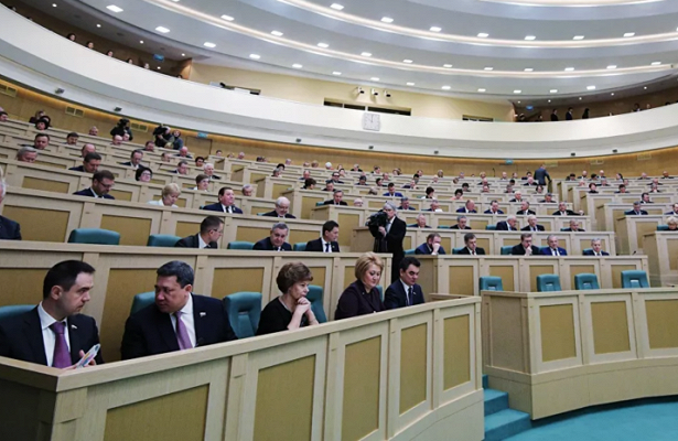 В Совфеде оценили решение продлить запрет на въезд иностранцев в Россию. «Совет Федерации»