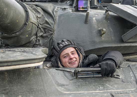 Более 1,3 тыс. занятий по легководолазной подготовке проведут с военнослужащими гвардейской танковой армии ЗВО в летнем периоде обучения - «Минобороны»