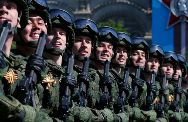 Более 1,9 млн человек на страже страны: в России отметят День создания Вооруженных Сил. «Минобороны»