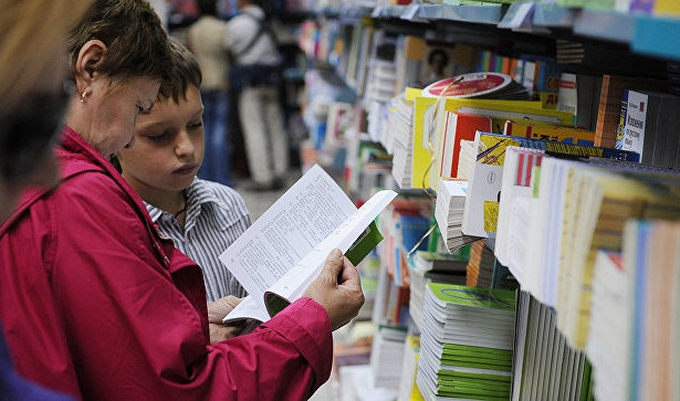 Член Совфеда призвал заменить в РФ школьные учебники по истории. «Совет Федерации»