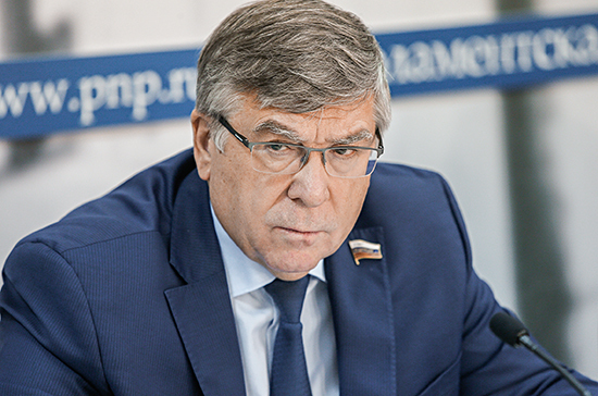 Рязанский призвал уделить внимание вопросу нормативного запаса средств защиты для населения. «Совет Федерации»