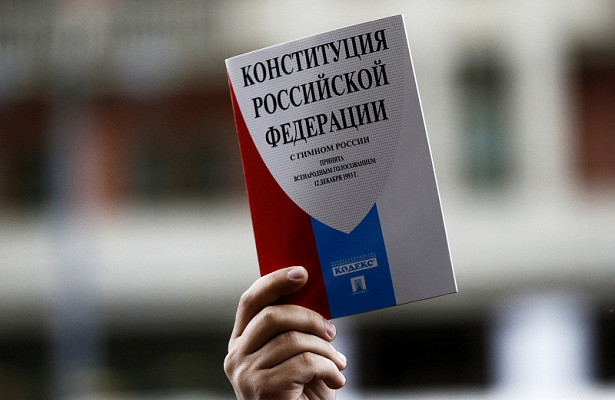 Сенаторы заявили, что поправки в Конституцию навсегда закроют вопросы Крыма, Калининграда и Курил. «Совет Федерации»