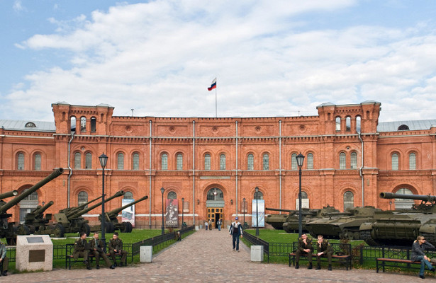 Военнослужащие ЗВО передали Музею артиллерии в Петербурге восстановленную боевую технику. «Минобороны»