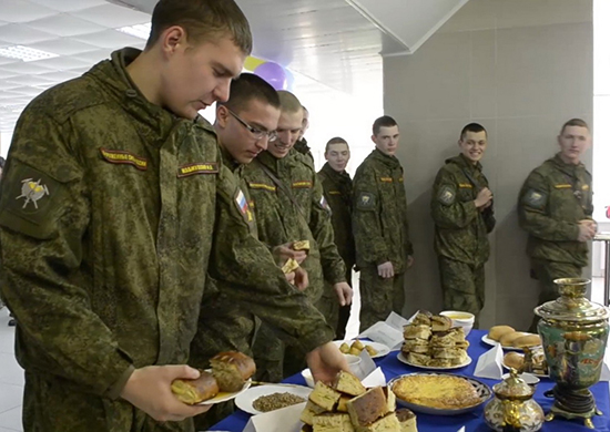 Военным ЦВО расскажут о фронтовиках-героях в ходе дней национальной кухни - «Минобороны»