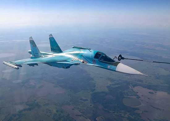 Более 150 походов к воздушному танкеру выполнили летчики ЦВО в небе над Уралом - «Минобороны»