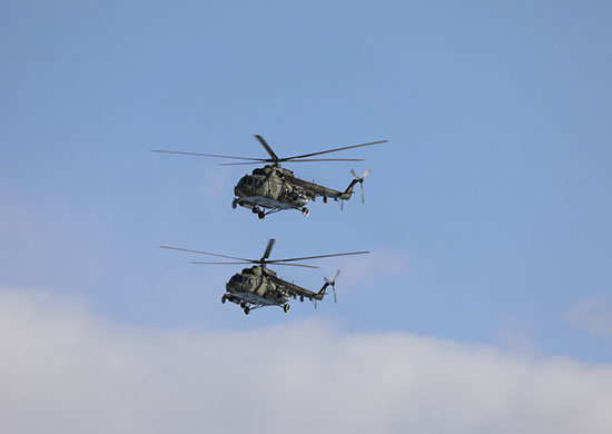 Экипажи армейской авиации ЦВО уничтожили условного противника в небе над Курганской областью - «Минобороны»