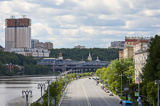 Москвичам рекомендовали оставаться дома на ближайшие праздники. «Госдума»