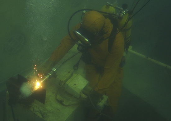 На форуме «АРМИЯ-2020» продемонстрируют новейшее устройство подводной лазерной резки - «Минобороны»