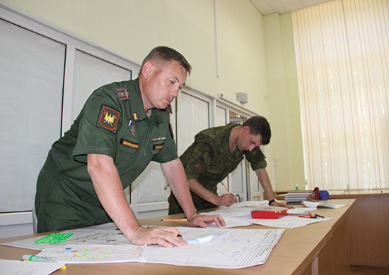 Офицеры ЮВО на Северном Кавказе приступили к дистанционной сдаче экзаменов в военные академии - «Минобороны»