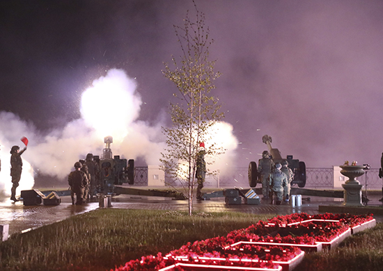 Салют в честь юбилея Победы состоялся в 8 городах на Востоке России - «Минобороны»