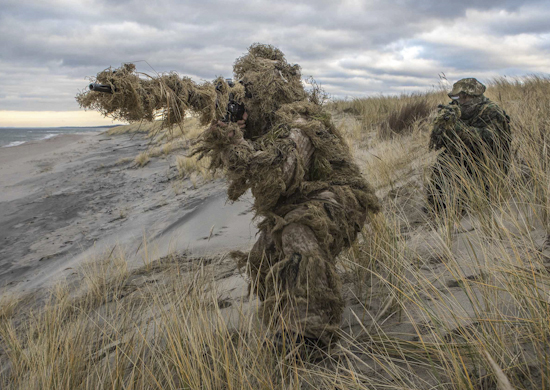 В армейском корпусе Балтийского флота проходят сборы снайперов - «Минобороны»