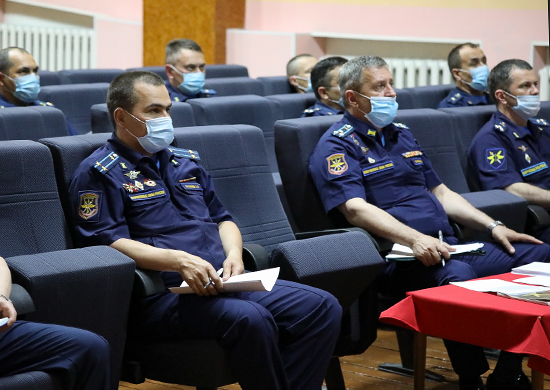 В авиационных полках дальневосточного соединения дальней авиации проведено занятие по безопасности полетов - «Минобороны»