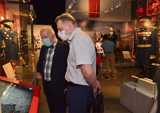 В Центральном музее Вооружённых Сил состоялся пресс-показ уникального выставочного проекта «Полководцы Победы» - «Минобороны»