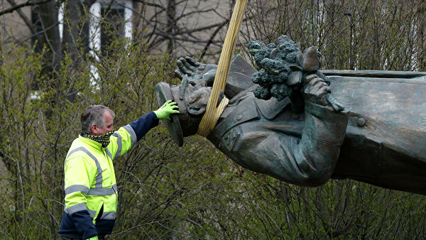 В России резко ответили на заявление Праги о сносе памятника Коневу - «Совет Федерации»