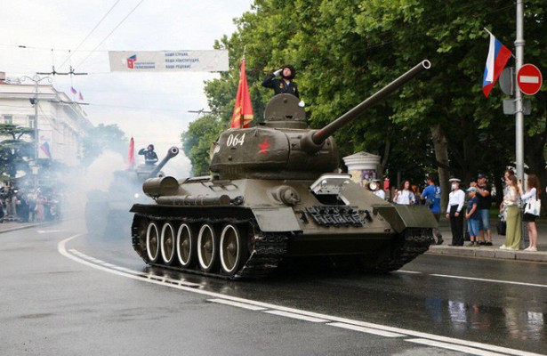В.Минобороны отреагировали на.инцидент с.Т-34.на.параде в.Севастополе&nbsp «Минобороны»