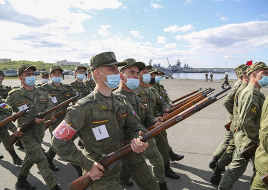 Военнослужащие Северного флота приступили к тренировкам для участия в параде Победы - «Минобороны»