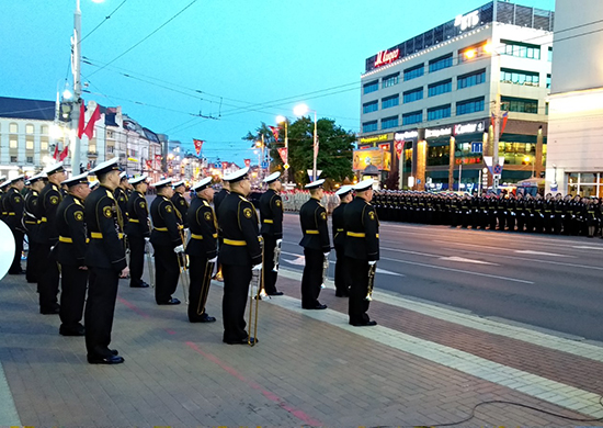 Военный оркестр штаба Балтийского флота готовится к параду Победы - «Минобороны»