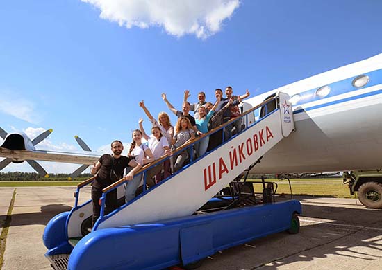 Дальняя авиация и творческая группа ЦОК ВКС проводят акцию "крылья победы" - «Минобороны»