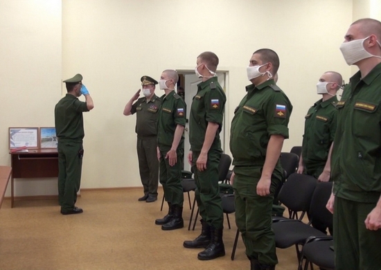 Десять призывников из Татарстана убыли служить в научные роты Минобороны России - «Минобороны»