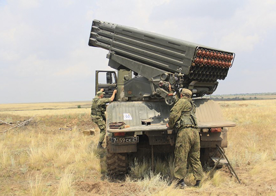 Курсанты военной кафедры ВГАУ выполнили стрельбы из РСЗО «Торнадо-Г» под Волгоградом - «Минобороны»