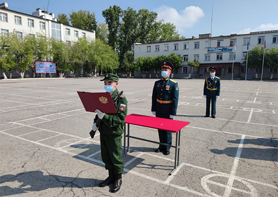 Первые новобранцы мотострелкового соединения 41 общевойсковой армии Центрального военного округа приняли воинскую присягу - «Минобороны»