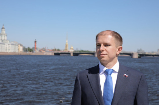 Романов поздравил работников морского и.речного флота с.профессиональным праздником  «Госдума»