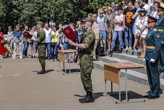 В Подмосковье студенты МГУ приняли военную присягу на базе Кантемировской дивизии ЗВО - «Минобороны»