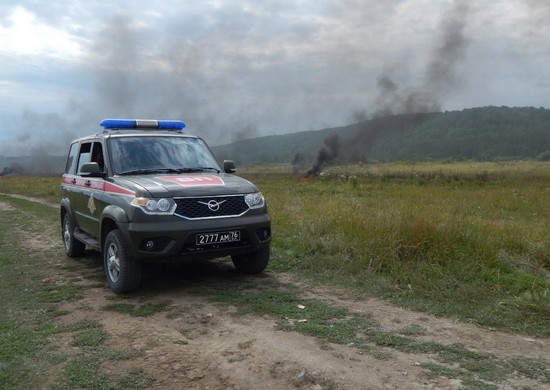 Военные полицейские ЦВО обеспечили безопасный проезд гуманитарной колонны на учении в Кузбассе - «Минобороны»