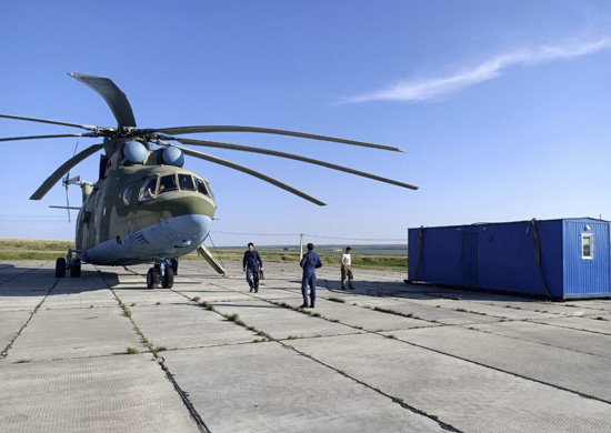 Военные вертолеты ЦВО доставили два модуля для будущего стационара на мыс Марре-Сале - «Минобороны»