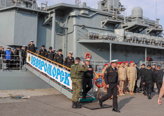 Арктическая группировка Северного флота прибыла в Дудинку - «Минобороны»