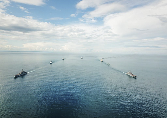 Экипажи кораблей и судов арктической группировки Северного флота почтили память экипажа сторожевого корабля «Жемчуг» в Баренцевом море - «Минобороны»