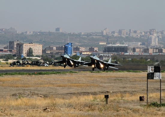 Летчики ЮВО приступили к тренировкам на мемориале воинской славы «Самбекские высоты» в рамках МВТФ «Армия-2020» - «Минобороны»