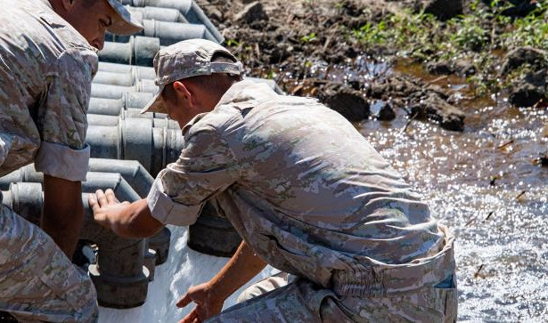 Минобороны РФ.обеспечило Симферополь водой.— видео&nbsp «Минобороны»