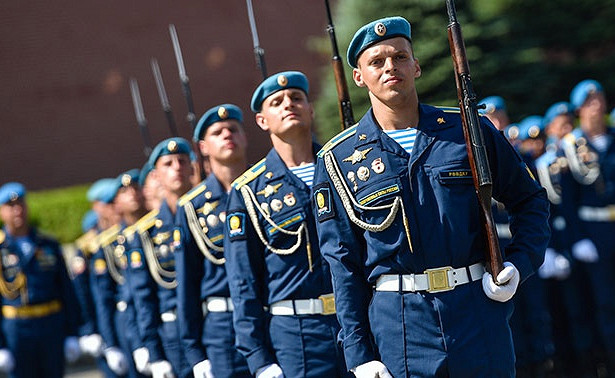 «Надежно стоите на.страже Родины»: Шойгу поздравил военнослужащих и.ветеранов с.Днем Воздушно-десантных войск&nbsp «Минобороны»