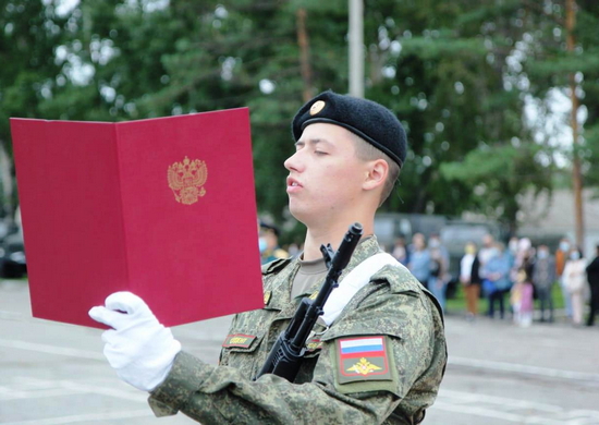 Студенты военного учебного центра Дальневосточного университета путей сообщения приняли присягу в соединении МТО ВВО в Приамурье - «Минобороны»