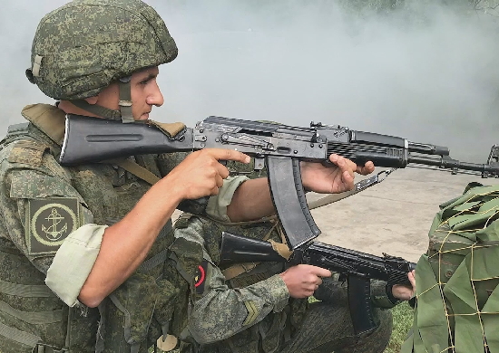 В Балтийской ВМБ на учениях по специальным видам обеспечения отремонтировали корабль и отбили атаки террористов - «Минобороны»