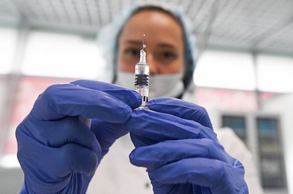 Вакцинация от.коронавируса будет бесплатной, сообщил Мурашко&nbsp «Минздрав»