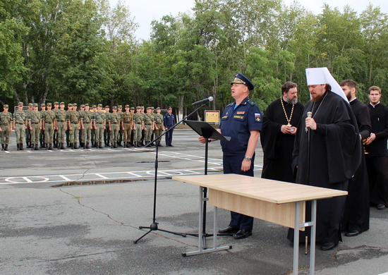 Более 400 военнослужащих Челябинского филиала Военно-воздушной академии стали участниками молебна - «Минобороны»