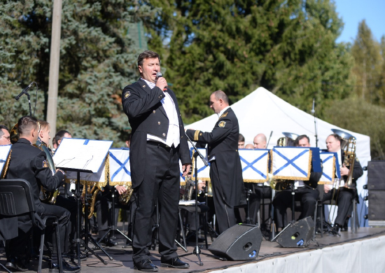 Оркестр ВМФ дал концерт на мемориале "Безымянная высота" в Калужской области - «Минобороны»