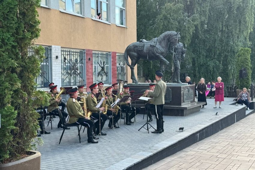 Военный оркестр мотострелкового соединения ЦВО провел концерт для жителей и гостей Самары - «Минобороны»